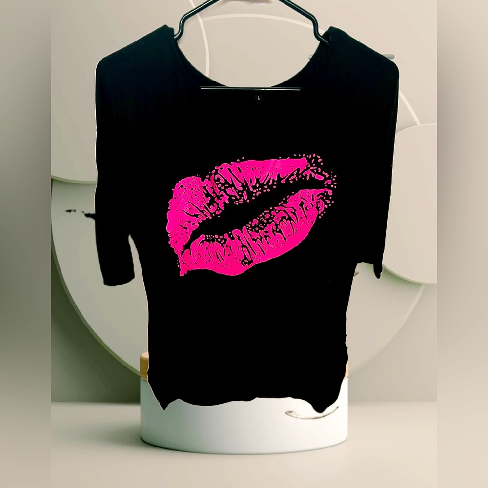 Black lips shirt